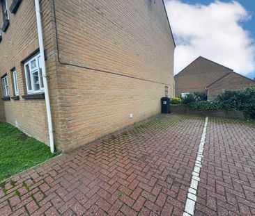 Benbow Avenue, Eastbourne - Photo 2