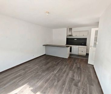 Location Appartement 3 pièces 56m² PERENCHIES 59840 - Photo 3