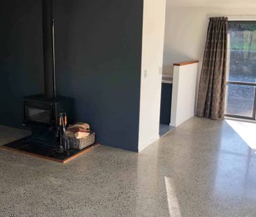 Lovely 4 bedroom, 2 bathroom, single level fam... - Photo 1