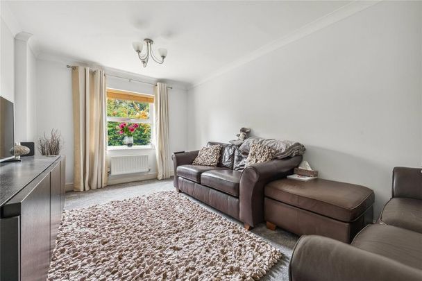 4 bedroom semi-detached house to rent - Photo 1