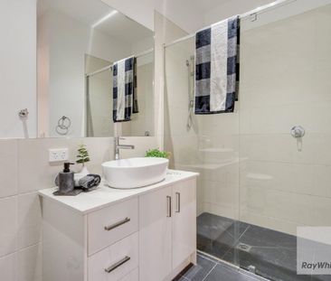 Charming 3-Bedroom Townhouse in Westmeadows - Photo 5