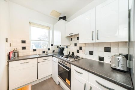 Lysias Road, SW12, London - Photo 5