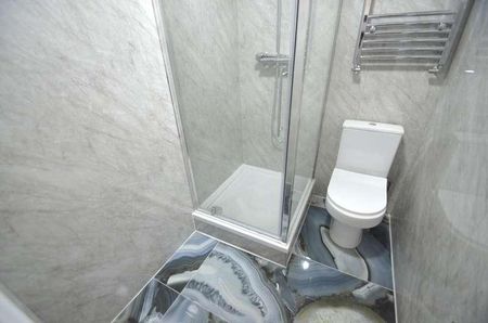 Conway Road, Feltham, TW13 - Photo 4