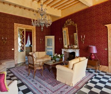 Single Family Home - Photo 2