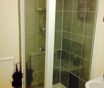 1 bedroom in a house share to rent - Photo 6