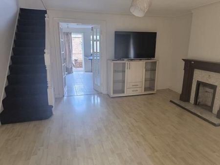 3 bedroom terraced house to rent - Photo 5