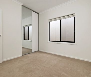 Modern Family Living in a Fast-Growing Eyre Community - Photo 4