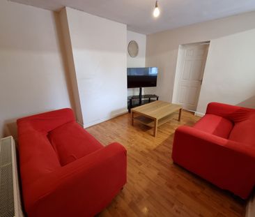 5 Bed Student Accommodation - Photo 4