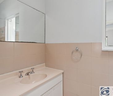 AIR CON, FLOORBOARDS, SPACE FOR A BOAT - Photo 6