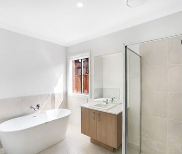 10 Trentino Grove, Fraser Rise, Vic 3336 - Photo 4