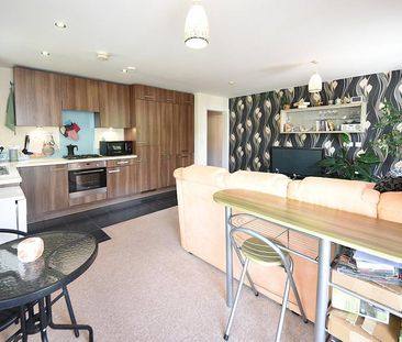 2 bedroom apartment to rent - Photo 6