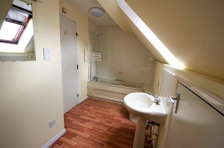 2 bedroom maisonette to rent - Photo 5