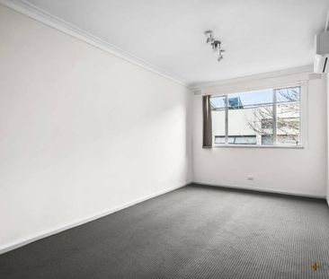 UNIQUE OPPORTUNITY | CENTRAL LOCATION | STORAGE GALORE - Photo 3
