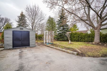 For Lease - 96 Mohawk Road, Hamilton, Ontario - Photo 2