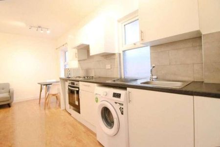 High Street, Staines-upon-thames, Surrey, TW18 - Photo 5