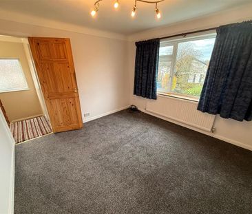 3 bedroom semi-detached house to rent - Photo 2