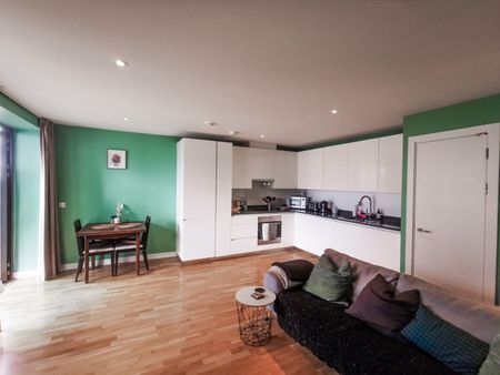 1 Bed Flat, Liberty Bridge Road, E20 - Photo 2