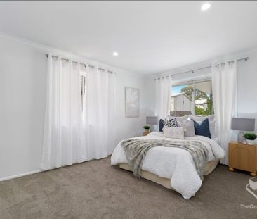 Stylishly Renovated Family Home in a Quiet Cul-de-Sac - Photo 6