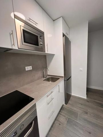 Calle de Sánchez Preciado, Madrid, Community of Madrid 28039 - Photo 3