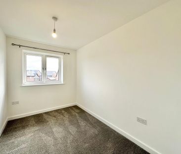 4 bedroom end of terrace house to rent - Photo 5