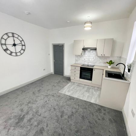 Stunning newly refurbished apartment to let in Blackpool - Photo 3