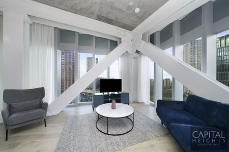 Manhattan Loft Gardens, 20 International Way, London - Photo 5