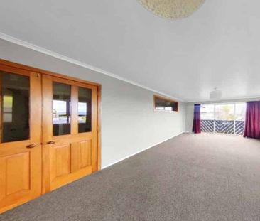 4 BED - HILLTOP - Photo 5