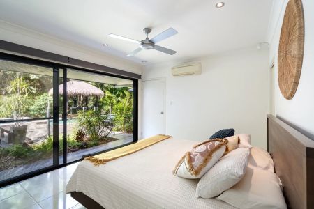 Private resort-style living in a serene setting. - Photo 4