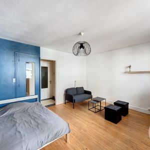 Location Appartement 1 pièce 42m² CLERMONT FERRAND 63000 - Photo 2