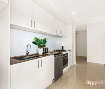 Stylish Courtyard Apartment in Prime Lifestyle Location - Photo 5