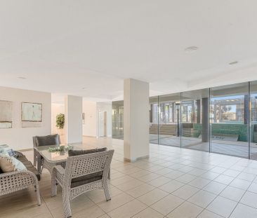 Perfectly Positioned Premium Apartment - Redcliffe Peninsula - Photo 3