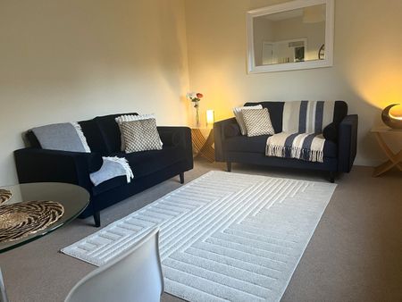 2 Bed Flat, Carrick Knowe Gardens, EH12 - Photo 2