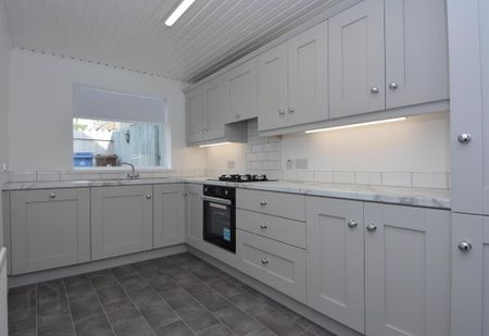 35 Crosby Street, Bangor, BT20 5EQ - Photo 2