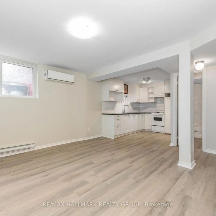 B - 146 ROTHESAY DRIVE - Photo 1