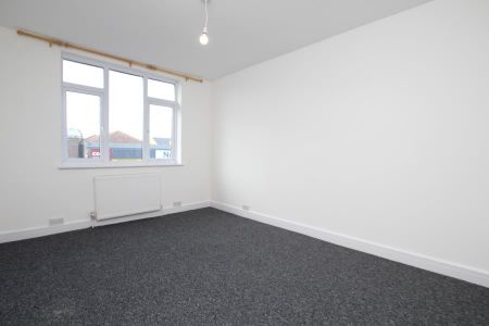 2 bedroom maisonette to rent - Photo 4