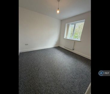4 bedroom semi-detached house to rent - Photo 4