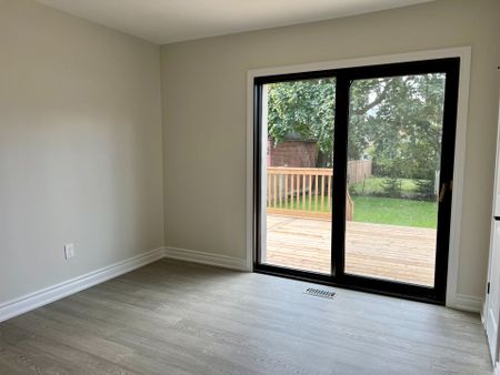 For Lease - 145 Earlton Road Unit# Main, Toronto, Ontario - Photo 3