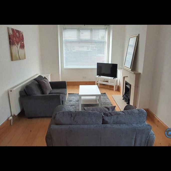 3 bedroom end of terrace house to rent - Photo 1