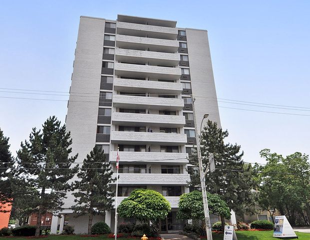 Mount Pleasant Tower | 411 Eglinton Avenue East, Toronto - Photo 1