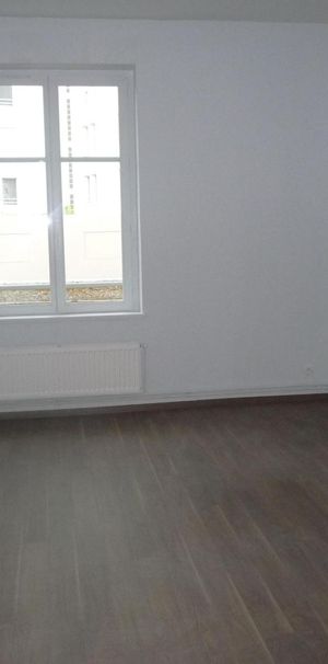 Location Appartement 3 pièces 80m² ST ETIENNE 42100 - Photo 1