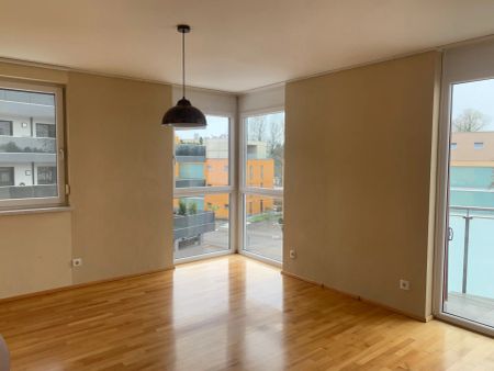 3-Zimmer-Wohnung mit möblierter Küche, Terrasse und Garagenparkplatz in beliebter Wohngegend Schärding - Photo 2