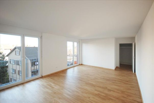 "A lively settlement with a railway connection!" - Photo 1