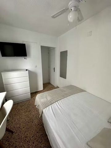 Carrer Félix del Río, Valencia, Valencian Community 46025 - Photo 3