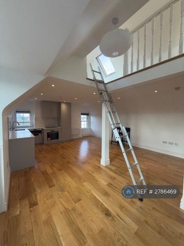 2 bedroom flat to rent - Photo 2