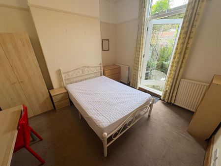 East Parade, Heworth - P1320 - Photo 4