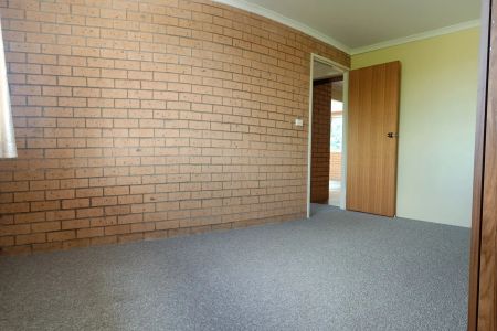 Two bedroom Elevated Unit Close To Town Centre - Photo 4