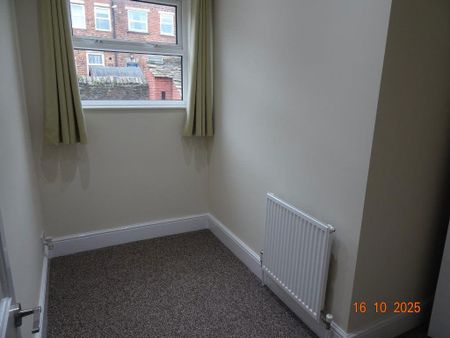 2 bedroom terraced house to rent - Photo 5