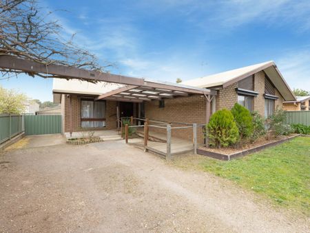 GOOD SIZE FAMILY HOME - Photo 5
