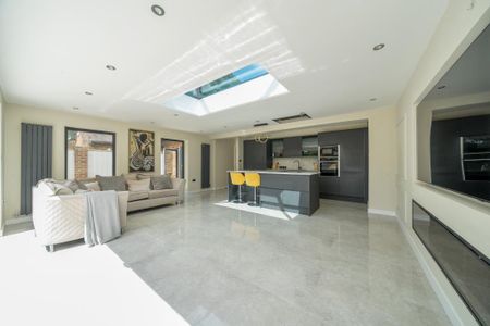 3 bedroom detached bungalow to rent - Photo 4