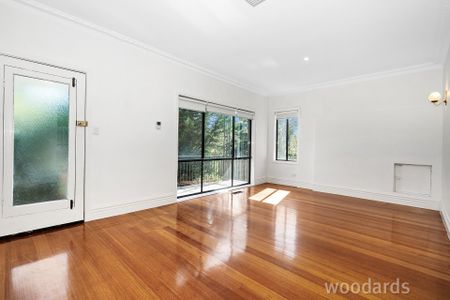 Family Home in Fantastic Location - Photo 5